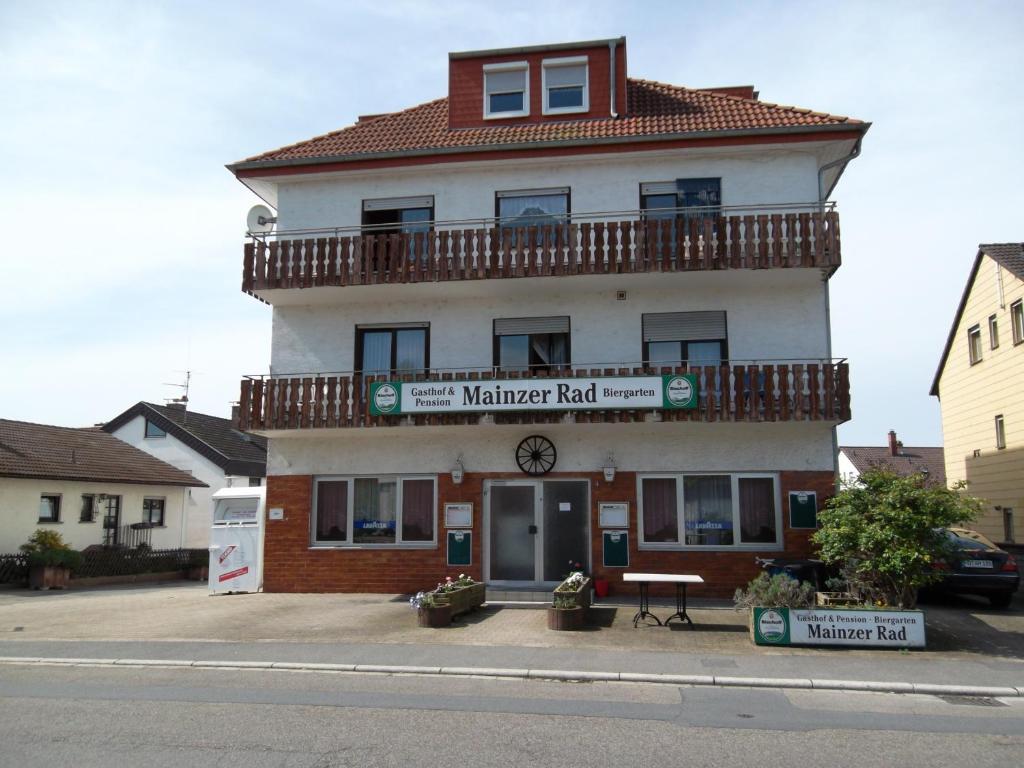 Gasthof Und Pension Mainzer Rad Schwetzingen Quarto foto